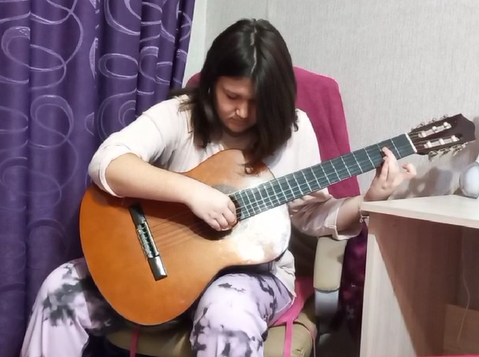 Йоанна Симеонова китара